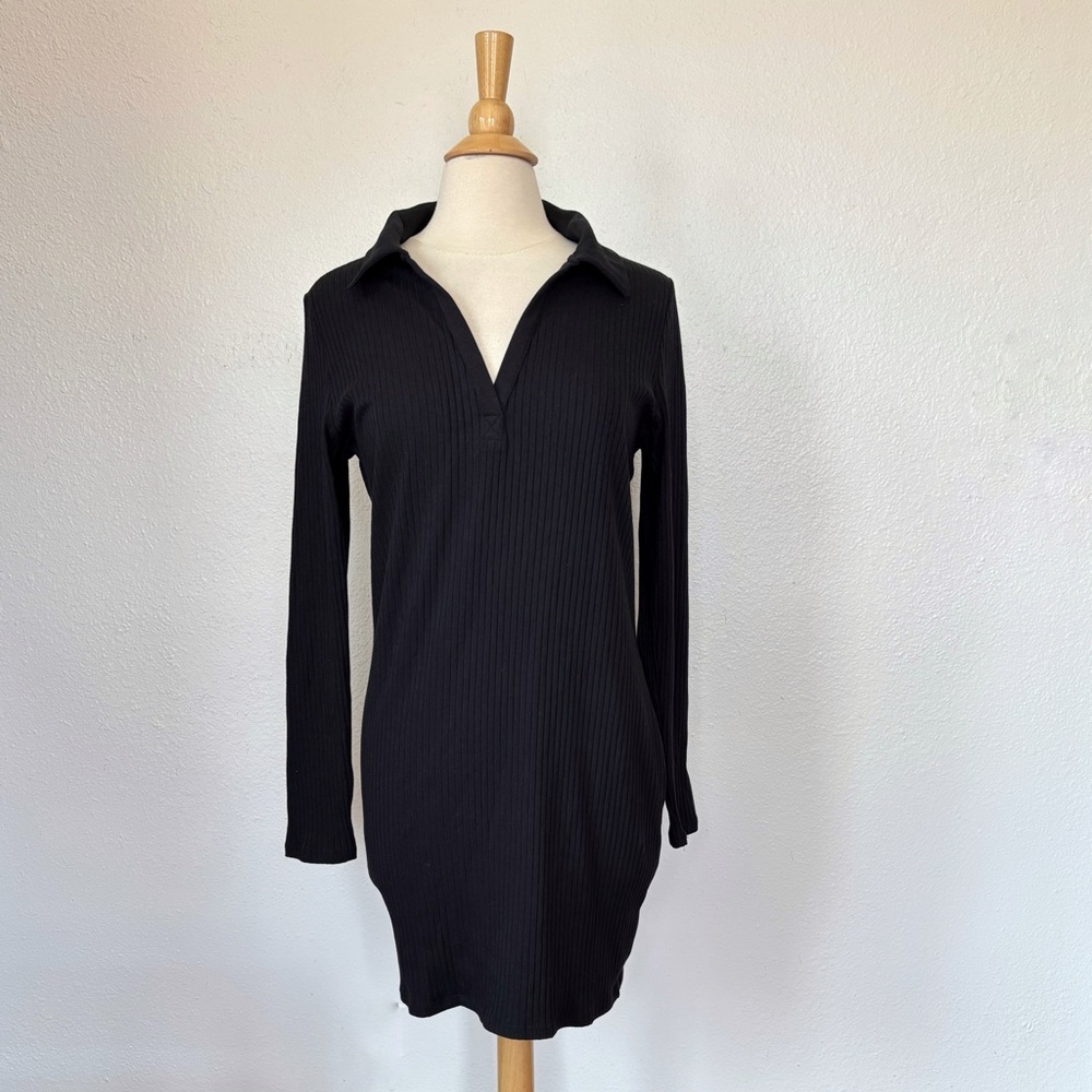 Solid Black Ribbed V-Neck Long Sleeve Collared Dress
